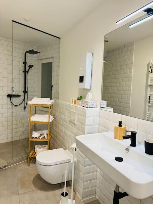 Klassen Stay - Designer Apartment Fuer 6 - Zentral - 2X Kingsize Essen Dış mekan fotoğraf